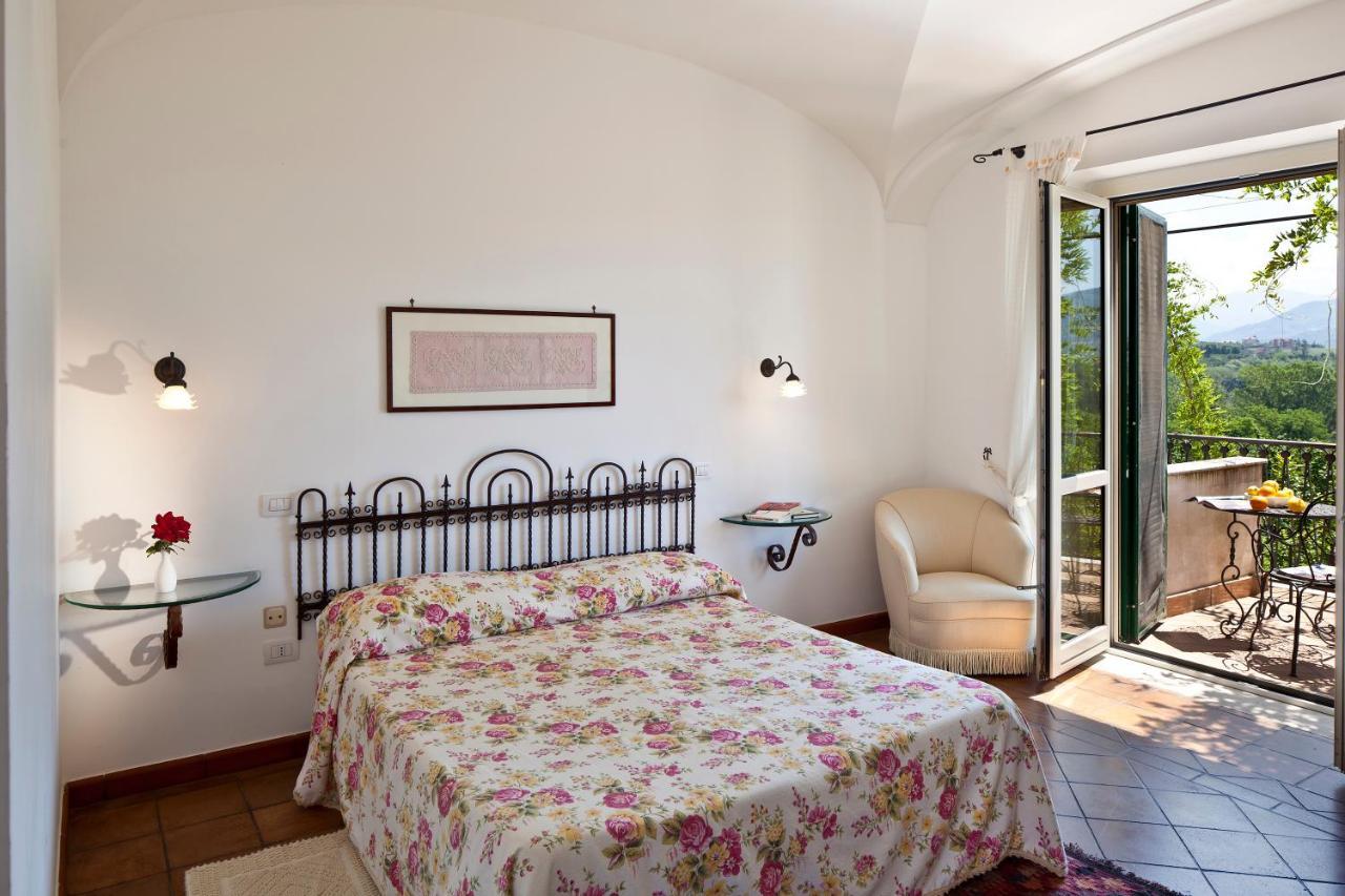 Hotel Villa Rizzo Resort And Spa San Cipriano Picentino Kamer foto